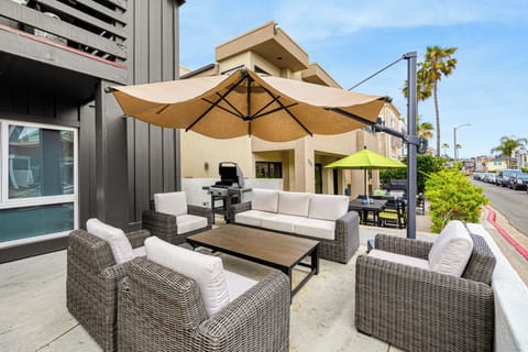 Lounge on the patio. (Sandy)