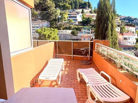 Studio for 6 with Wi-Fi and sea view balcony Apartment in Roquebrune-Cap-Martin