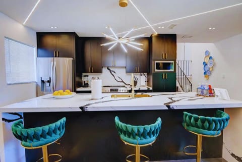 f13ac2c6-9e3f-4bc7-a303-7d89e9e7a1a1