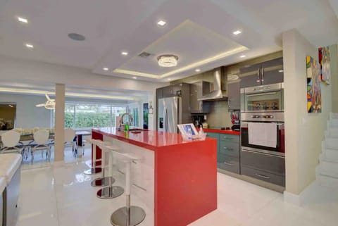 543efaac-0db4-48af-8852-c03c557e06af