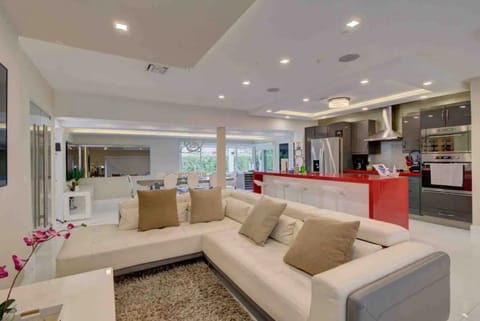 6ae74572-8d63-49c4-9073-144356d47ead