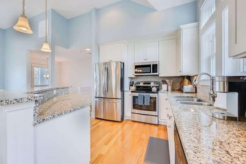 Granite counters and stainless appliances