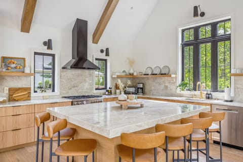 High end chef's kitchen for vacay meals