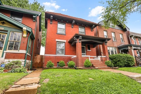 Enjoy the benefit of a private entrance to the property, offering a sense of exclusivity.