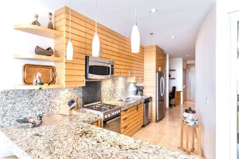 Kitchen | Open space fully equipped for all your cooking needs