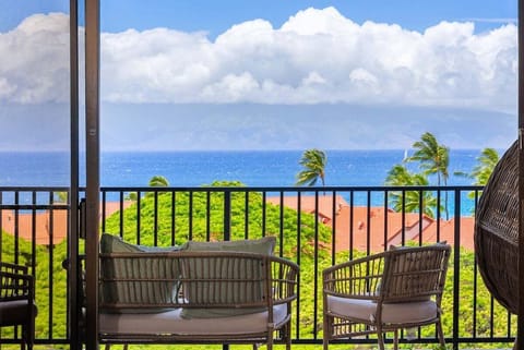 Kaanapali Shores 826 Perfect spot for morning coffee and sunset cocktails