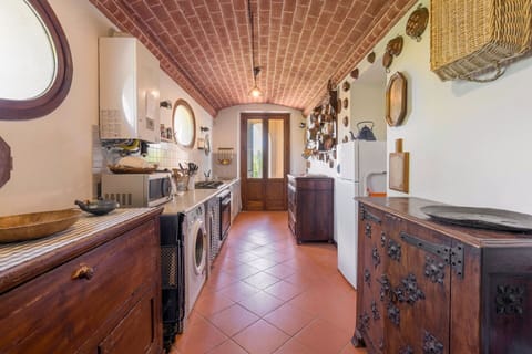 Autumn, Kitchen, Spring, Summer