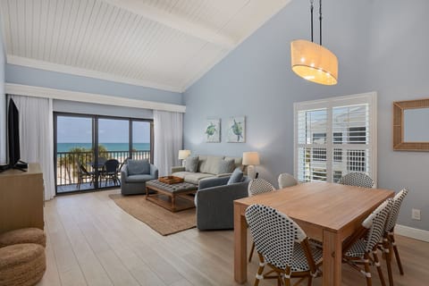 Gorgeous 3 bedroom penthouse beach villa