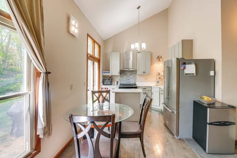 Dining Table | Dishware/Flatware | 1st Floor