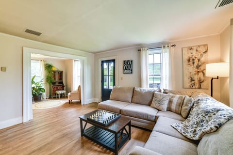 Living Room | Free WiFi (Starlink High-Speed) | Central Heat | 1st Floor