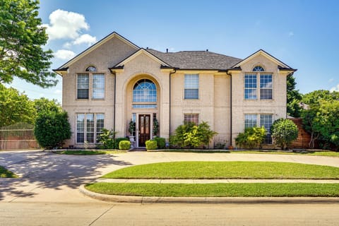 Property Exterior | Single-Story Unit | Street Parking