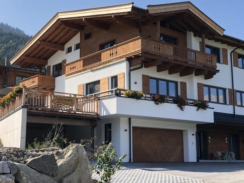 Kaiserchalet - Ski slope - Kaiserchalet with 3 bedrooms House in Salzburgerland