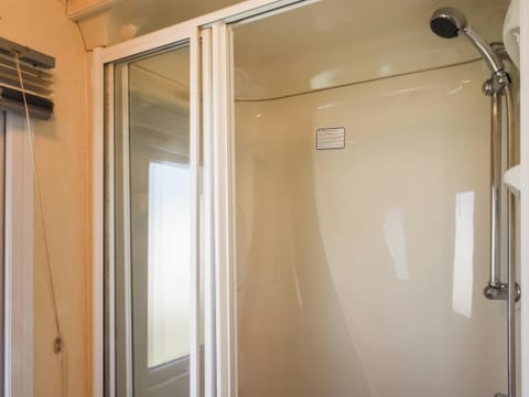 Bathroom | Suki&rsquo;s Shore, Lancaster