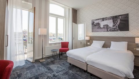 Comfortable Unit with Two Twin size beds