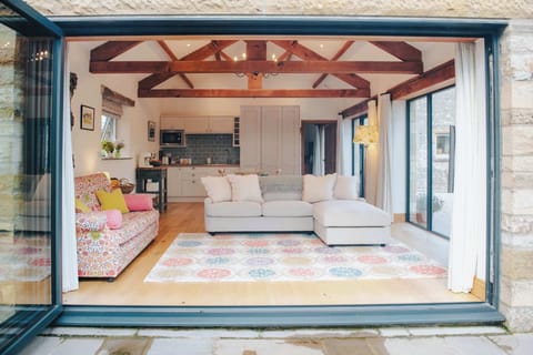 Stunning open living space, with natural lighting, cosy furniture and a Smart TV with Netflix included.