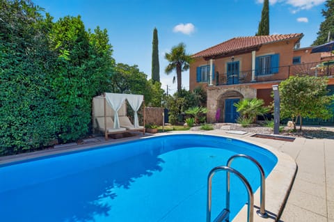 VILLA  MARA