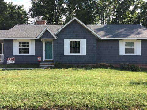 329 West Oakdale Street