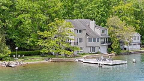 Private lake retreat on Keuka's west side