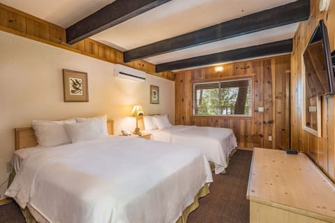 Unit with two Queen beds