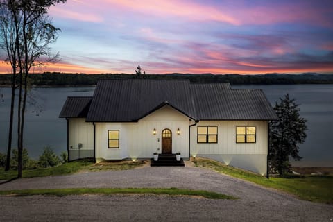 Escape to Someday Cottage!