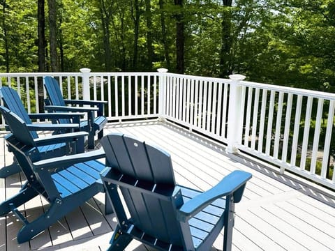 Relax on our spacious deck, with Adirondack chairs, and soak in the beauty of nature. Enjoy stunning views, fresh air, and glimpses of local wildlife. Whether sipping coffee at sunrise or unwinding at sunset, this peaceful outdoor space is perfect.