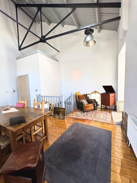 Living Room / Lounge