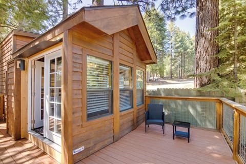 Lake Almanor Vacation Rental | 1BR | 1BA | 450 Sq Ft | Stairs Required