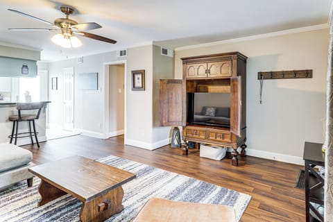 Living Room | Smart TV | Dedicated Workspace w/ Monitor