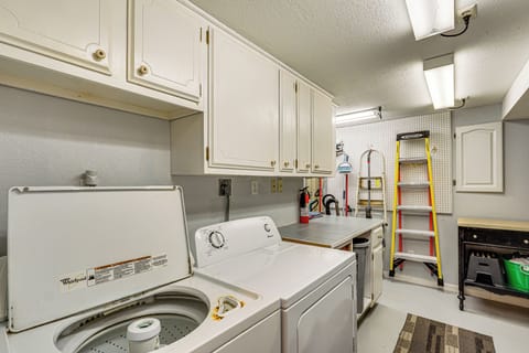 Washer & Dryer | Lower Level