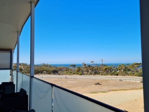 Sea Horizons, Pine Point