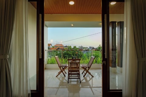 Rooftop terrace with views of the garden