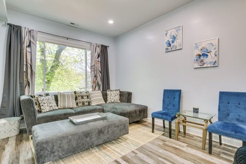 Chicago Vacation Rental | 3BR | 1BA | Stairs Required | 850 Sq Ft