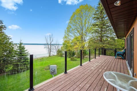 Enjoy seamless indoor-outdoor living from the upper-level walkout – ideal for gatherings, grilling, and soaking in the scenic views of Georgian Bay.