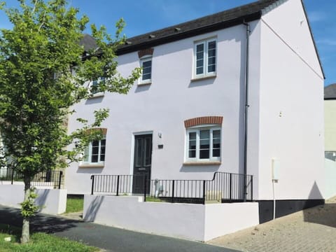 Front and left side of the house