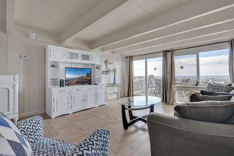 Living Area 2nd Floor