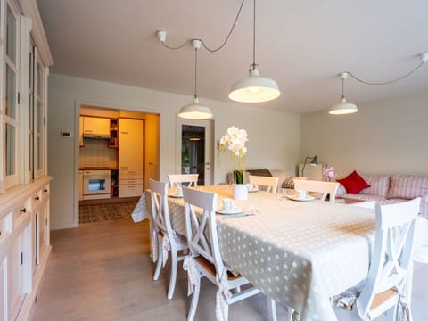 Wood, Furniture, Outdoor Furniture, Garden, Wood Stain, Hardwood, Plank, Outdoor Table, Landscaping, Chair