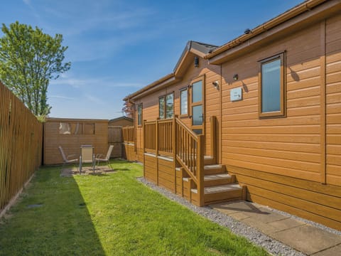 Exterior | Red Robin - Longmead Country Escapes, Cheddar