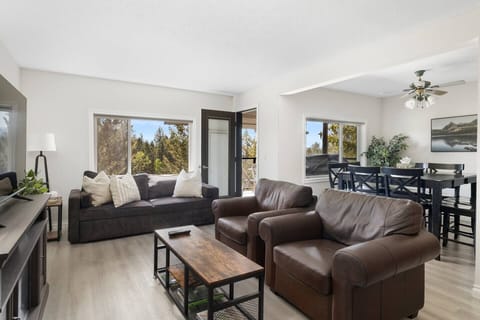 Open concept living/dining with a view!