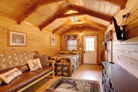 Van Buren Vacation Rental | Studio | 1BA | 286 Sq Ft | 2 Steps to Enter