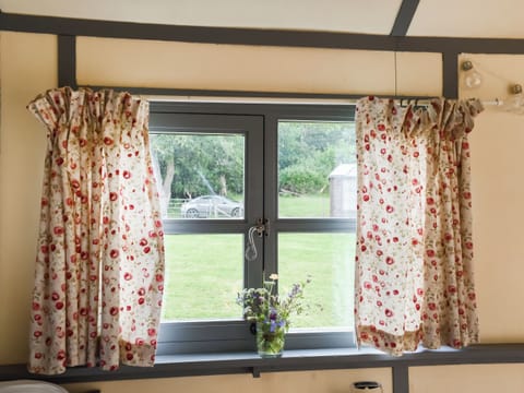 Interior | Brown Hare - Shepherds Retreat, Brecon