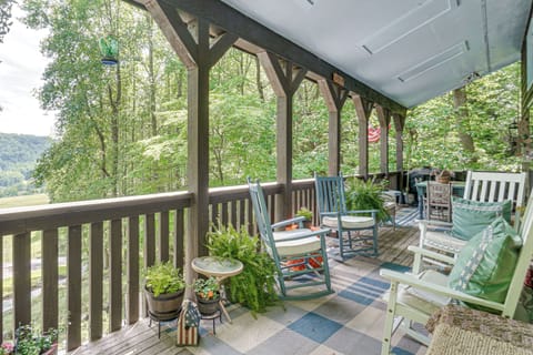 Robbinsville Vacation Rental | 1BR | 2BA | 1,500 Sq Ft | Stairs Required