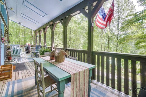 Deck | Outdoor Dining Area | Charcoal Grill