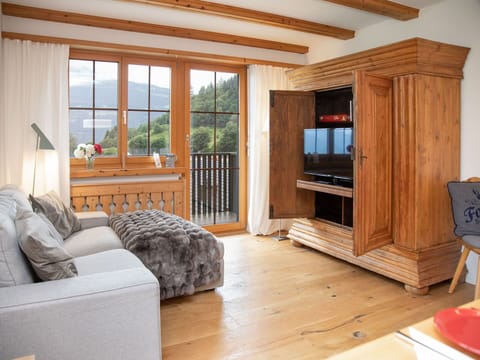 Wood, Home, Porch, Balcony, Apartment, Hardwood, Deck, Wood Stain, Shade, Plank