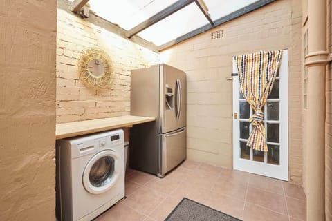 The Midland Nest, Birmingham - Host & Stay