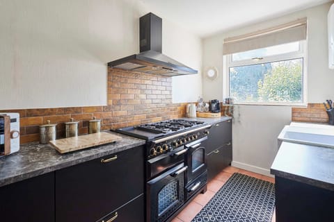 The Midland Nest, Birmingham - Host & Stay