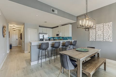 Table with seating for up to 6 