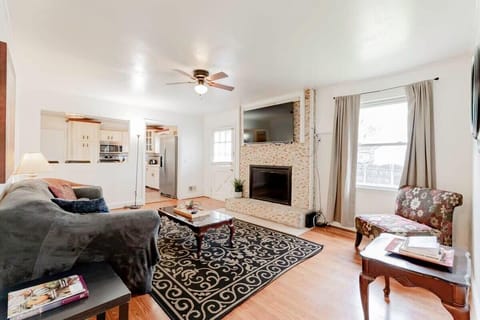 Spacious living room