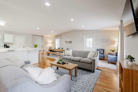 Unit B - Living room