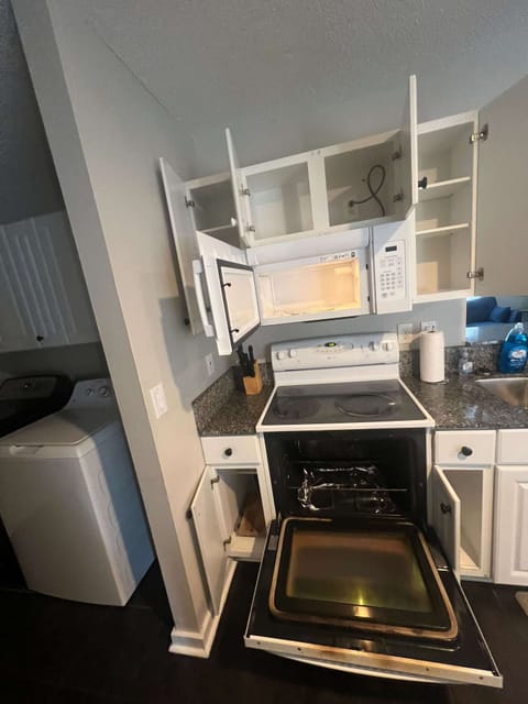 Recent photo taken by our cleaning team, ensuring you see the home how it truly is.