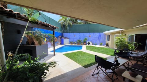 100% private backyard and pool